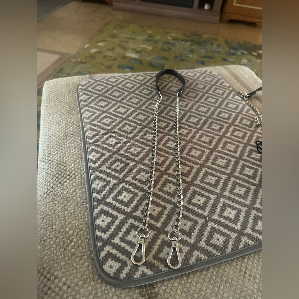 Chain strap